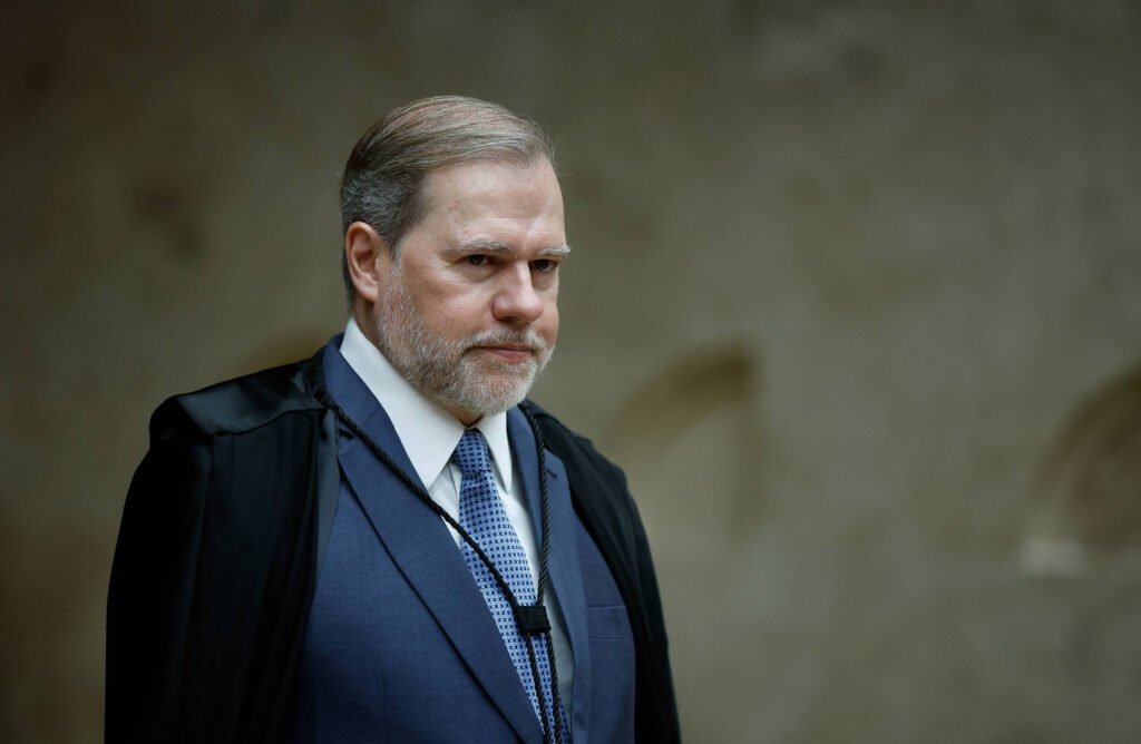 Toffoli se declara suspeito, mas permanece no julgamento de Moraes