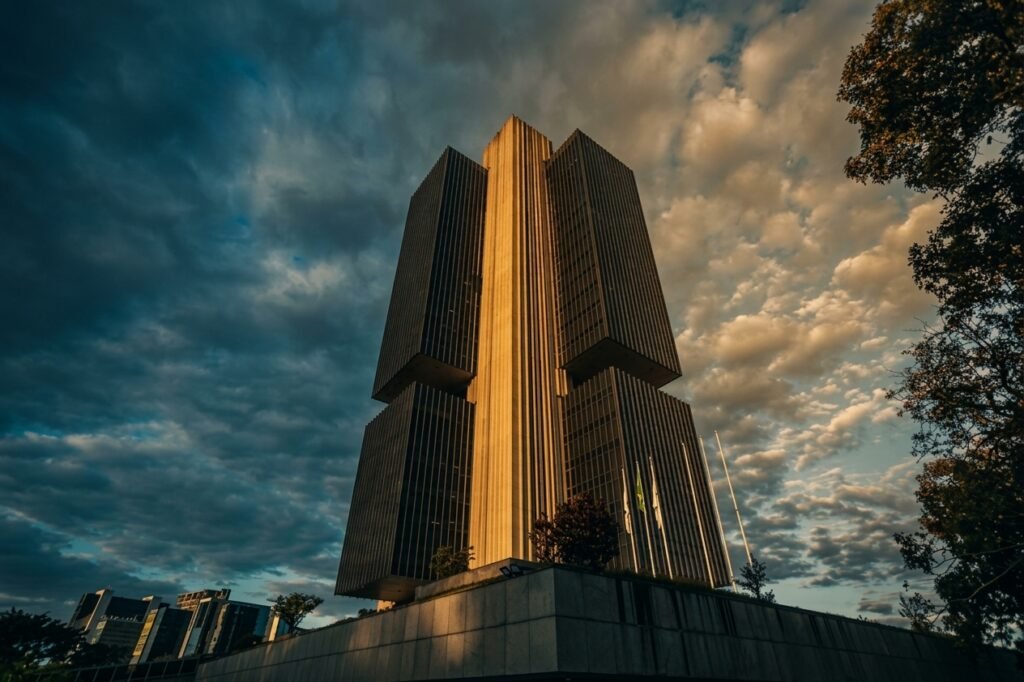 Banco Central revela R$ 5,64 bilhões esquecidos em bancos; veja quem pode resgatar