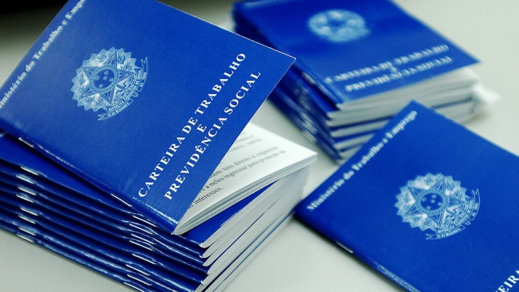 Cuiabá tem mais de 700 vagas de emprego com salário de até R$ 7,4 mil