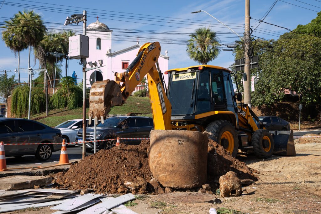 Ilha da Banana começa a ser demolida e abre caminho para revitalização do Centro de Cuiabá