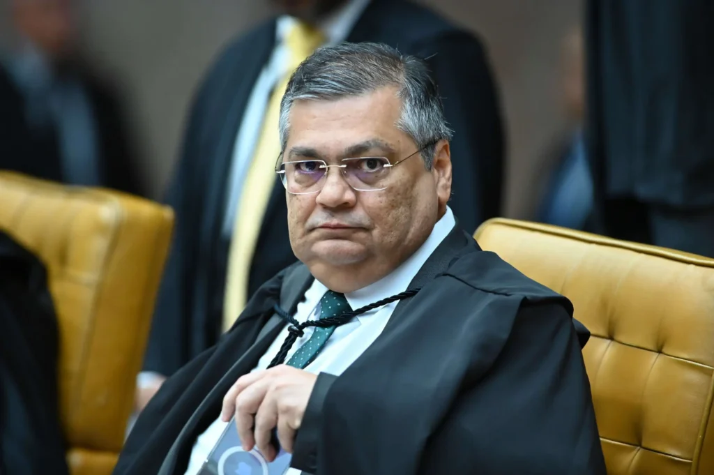 Dino cita Lava Jato no STF e fala em “desastres institucionais”