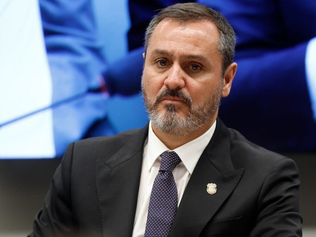 Mendonça afasta diretor-geral e chefe da Inteligência da PF por suspeita de monitoramento ilegal