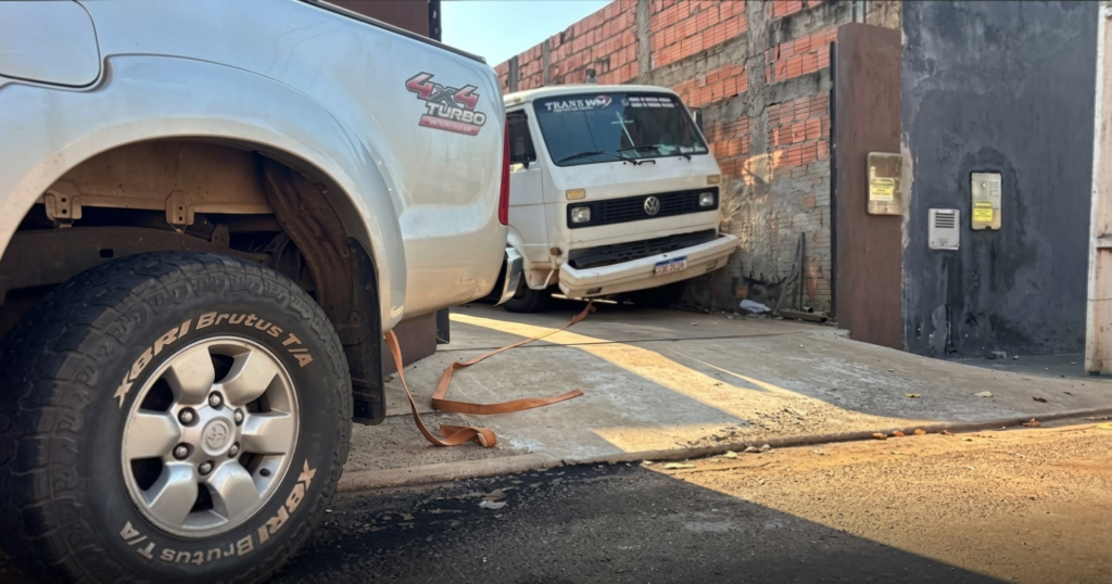 Motorista morre prensado pelo próprio caminhão contra muro em Rondonópolis