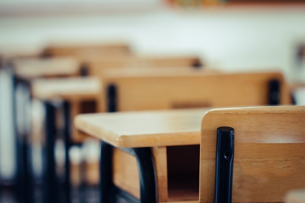 Mãe é levada à polícia após três filhos ficarem fora da escola em Primavera do Leste