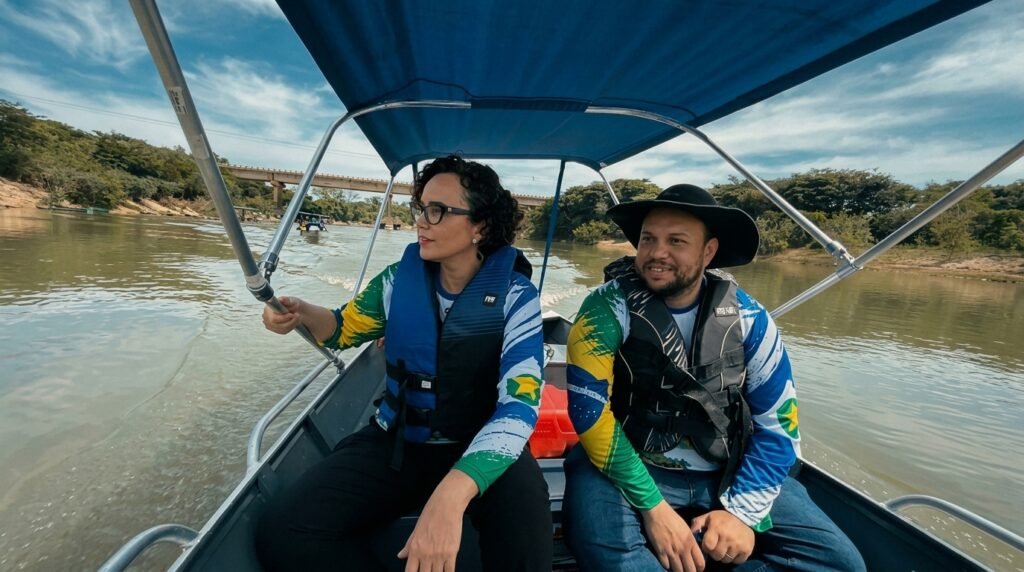 Sheila Klener participa de mutirão que retira lixo dos rios Peixoto e Peixotinho