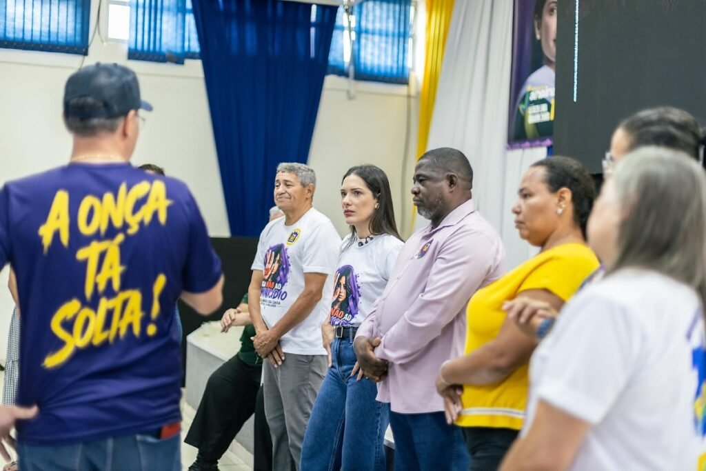 Janaina Riva recebe apoio de presidentes de bairros e promete buscar recursos no Senado