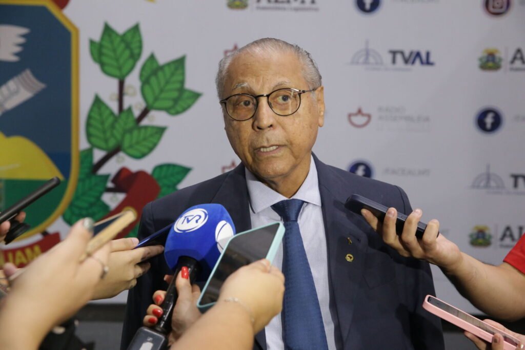 Júlio bate-boca com servidor do TJMT e chama segurança na Assembleia