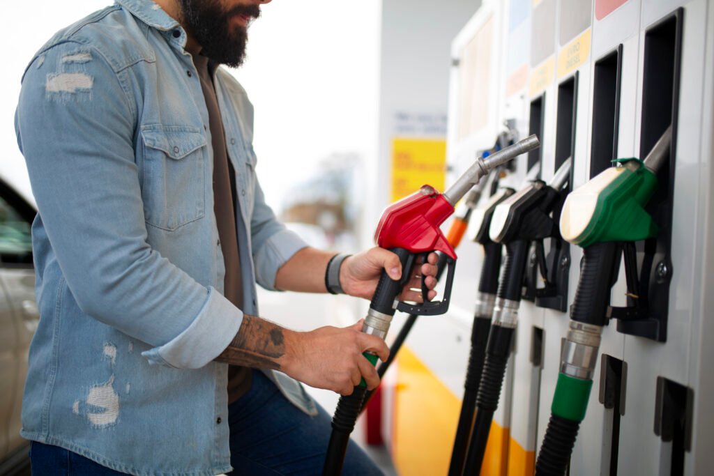 Governo amplia subsídios e reduz impostos sobre gasolina e etanol